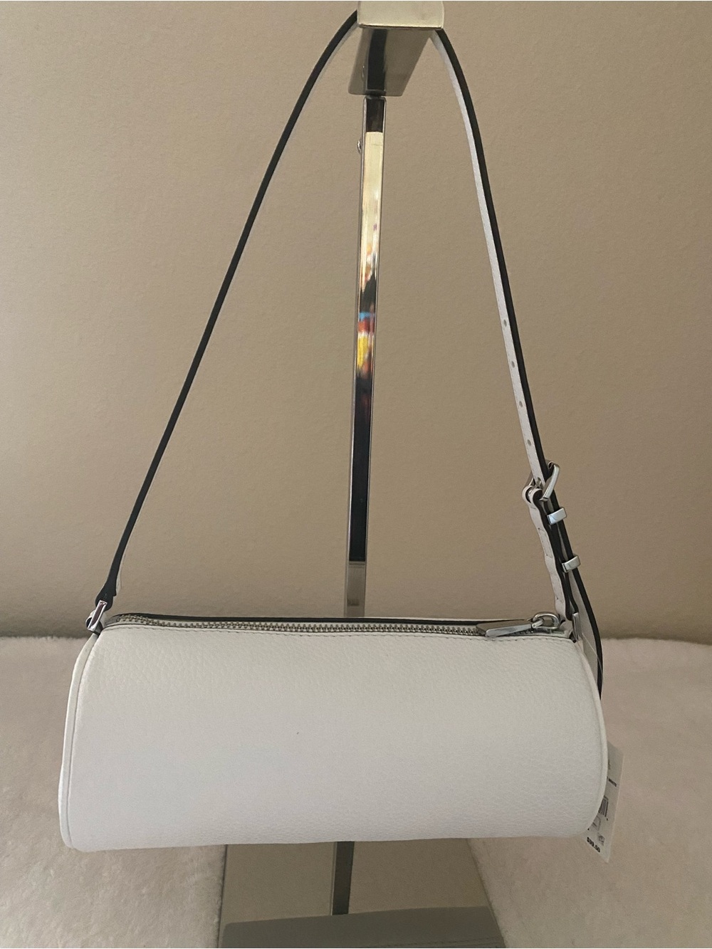 MICHAEL Michael Kors Izzy Small Barrel Bag - Optic White Shoulder Bag - Picture 3 of 13